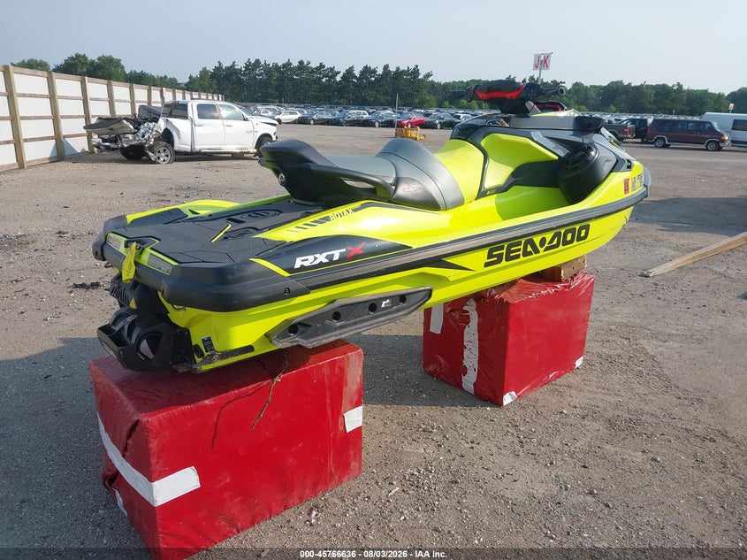 2019 SEA DOO RXT-300 auction photo 4
