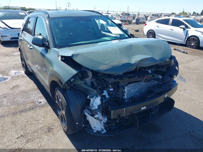 Vin: kndct3le4s5283859, lot: 46265464, kia niro sx touring 2025 img_1