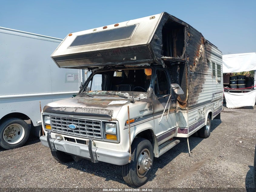 1984 Ford Econoline, Interior Burn, IAAI, VIN 1FDKE30G4EHA56052 — фото 2