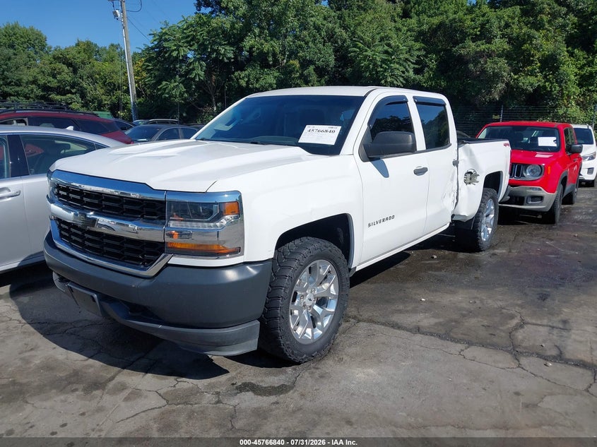 2018 Chevrolet Silverado, Левый бок, IAAI, VIN 3GCUKNEC4JG365905 — фото 2