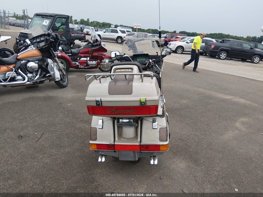 1985 HONDA GL1200 auction photo 6