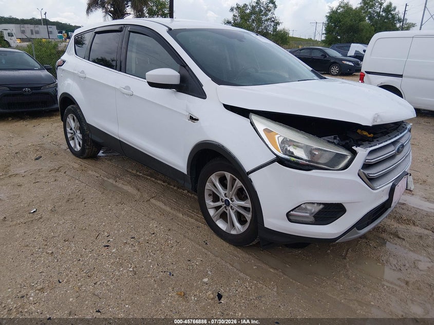 Vin: 1fmcu9gd4huc40604, lot: 46265635, ford escape se 2017 img_1