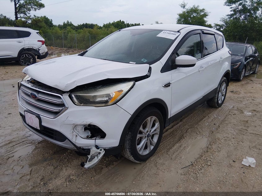 Vin: 1fmcu9gd4huc40604, lot: 46265635, ford escape se 20172