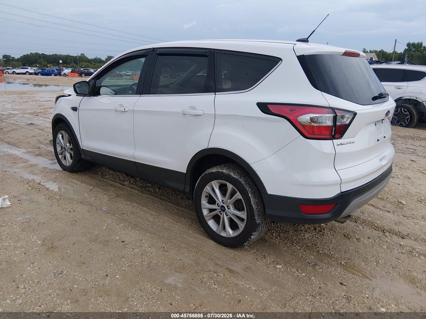 Vin: 1fmcu9gd4huc40604, lot: 46265635, ford escape se 20173