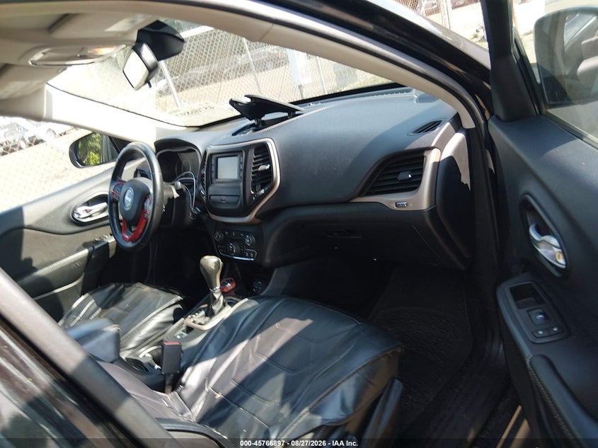 2015 JEEP CHEROKEE auction photo 5