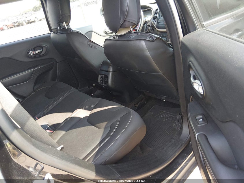 2015 JEEP CHEROKEE auction photo 8