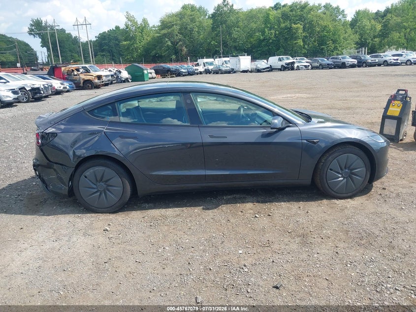 2026 TESLA MODEL 3 PREMIUM REAR-WHEEL DRIVE/REAR-WHEEL DRIVE · Photo 13