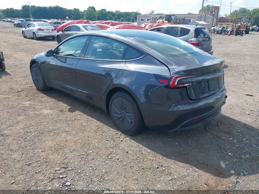 2026 TESLA MODEL 3 PREMIUM REAR-WHEEL DRIVE/REAR-WHEEL DRIVE · Photo 3