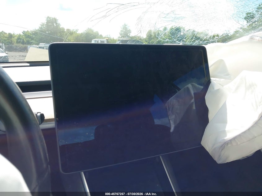 TESLA MODEL 3 - zdjęcie 14