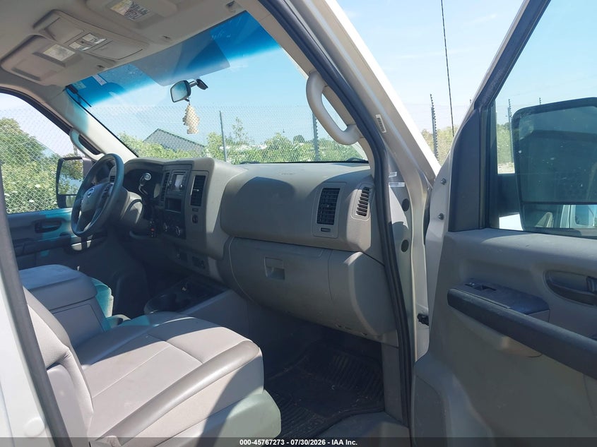2013 NISSAN NV CARGO NV2500 HD auction photo 5
