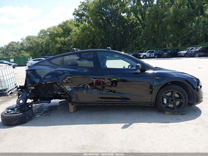 TESLA MODEL Y - zdjęcie 14