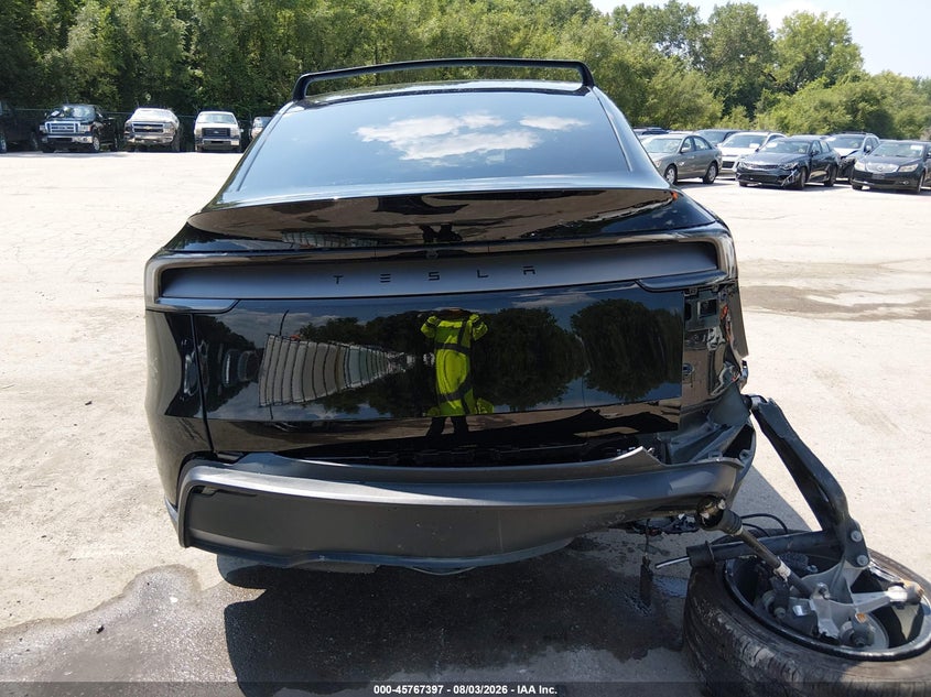 TESLA MODEL Y - zdjęcie 17