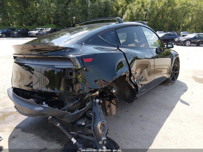 TESLA MODEL Y - zdjęcie 4