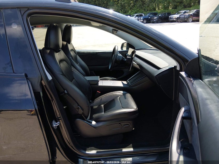 TESLA MODEL Y - zdjęcie 5