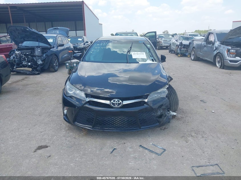 TOYOTA CAMRY - zdjęcie 11