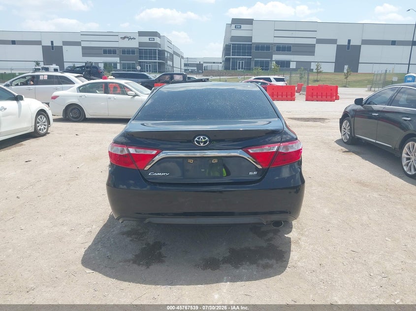 TOYOTA CAMRY - zdjęcie 15