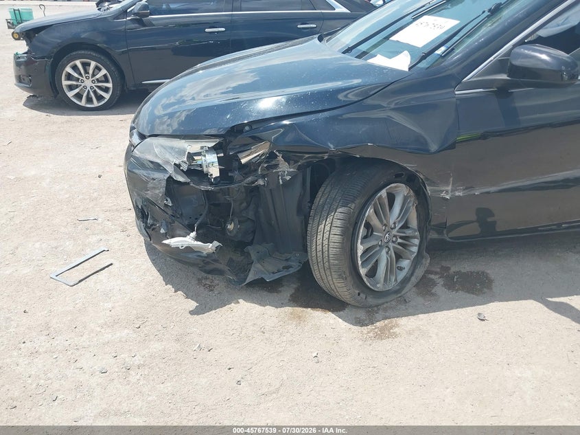 TOYOTA CAMRY - zdjęcie 6