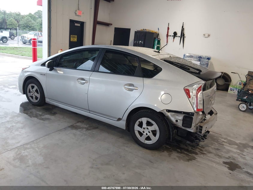 Vin: jtdkn3du7d0350112, lot: 46266348, toyota prius three 20133