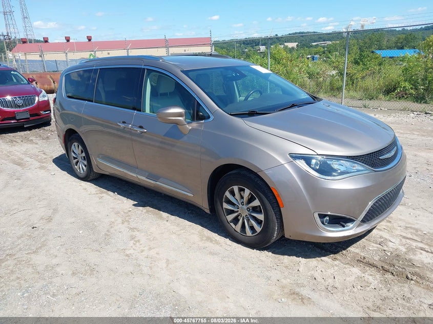 Vin: 2c4rc1eg3jr310967, lot: 46266504, chrysler pacifica touring l plus 2018 img_1