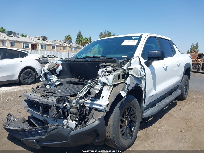 2024 CHEVROLET SILVERADO EV auction photo 2