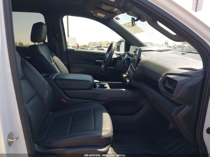 2024 CHEVROLET SILVERADO EV auction photo 5