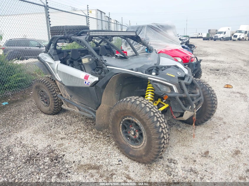 2019 CAN-AM MAVERICK X3 auction photo 1