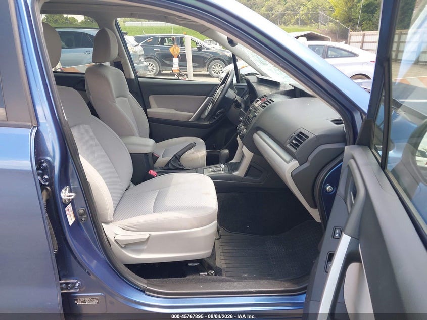 2015 SUBARU FORESTER auction photo 5
