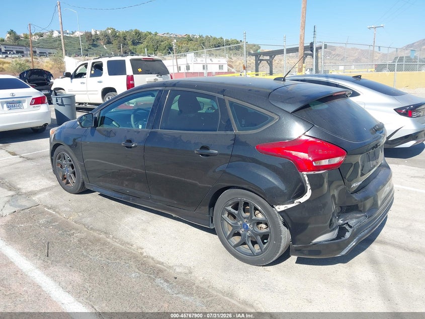 Vin: 1fadp3k26fl363851, lot: 46266649, ford focus se 20153