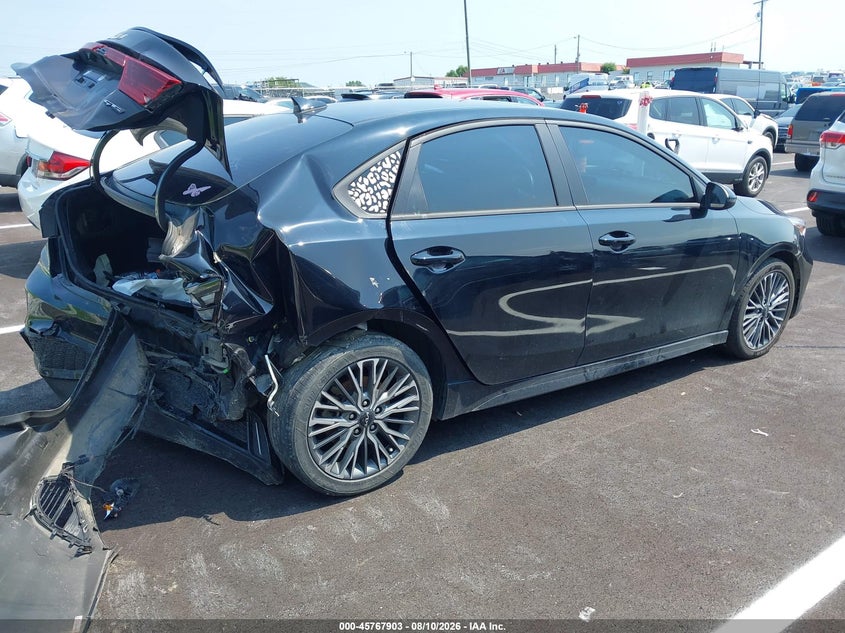 2023 KIA FORTE auction photo 4