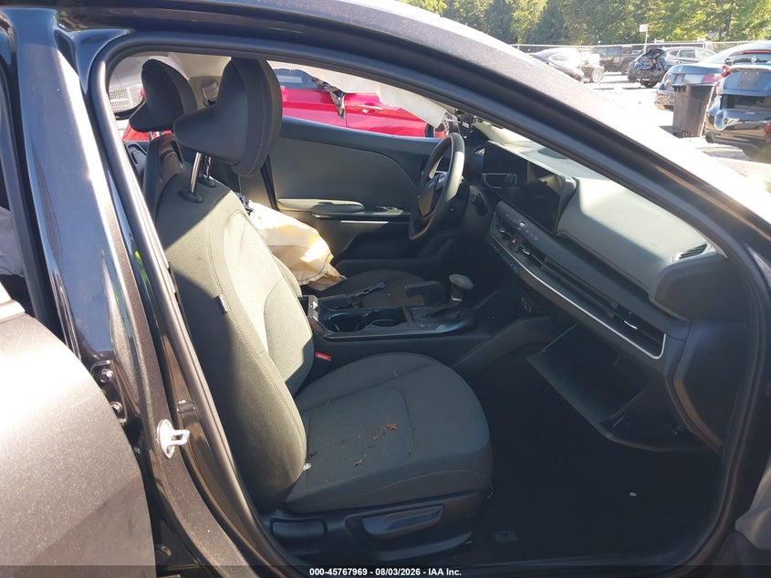2025 KIA K4 auction photo 5