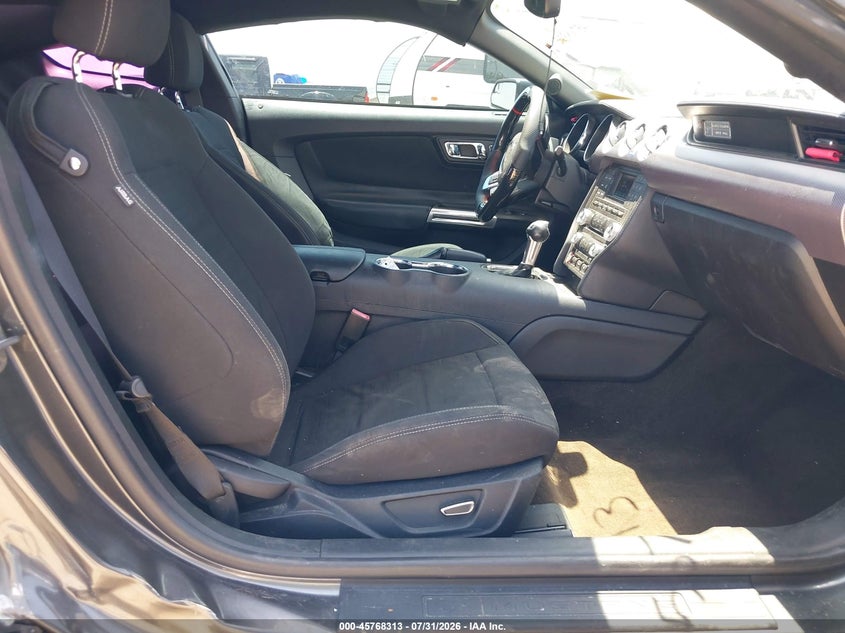 2017 FORD MUSTANG auction photo 5