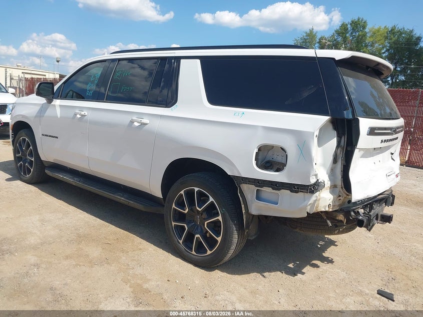 CHEVROLET SUBURBAN - zdjęcie 3