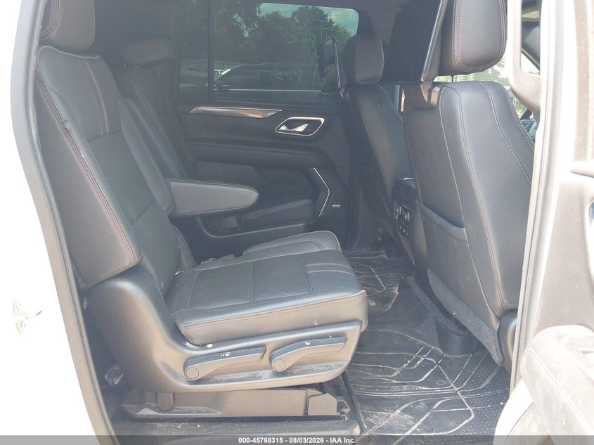 CHEVROLET SUBURBAN - zdjęcie 8