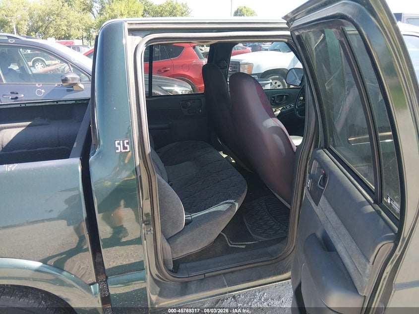 2002 GMC SONOMA auction photo 8