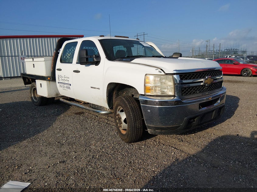 2011 CHEVROLET SILVERADO 3500HD CHASSIS auction photo 1