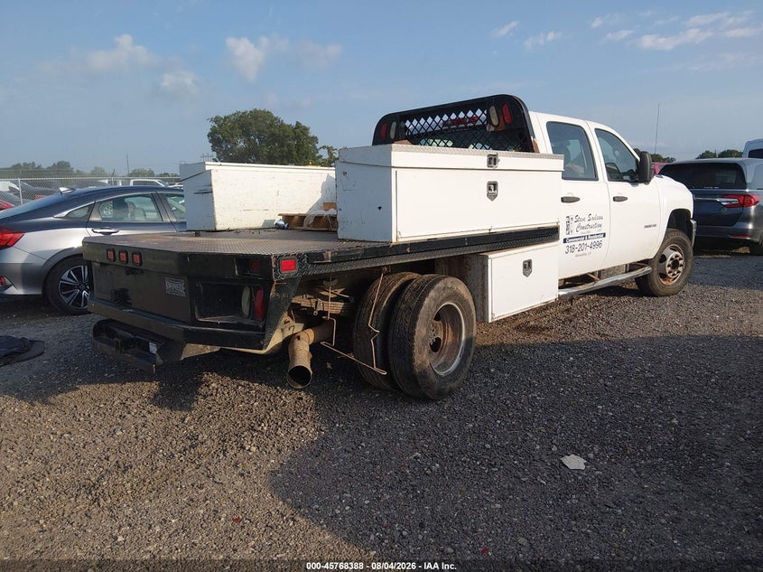2011 CHEVROLET SILVERADO 3500HD CHASSIS auction photo 4