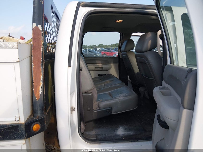 2011 CHEVROLET SILVERADO 3500HD CHASSIS auction photo 6