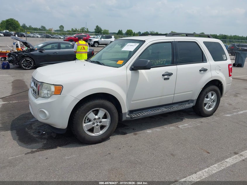 Vin: 1fmcu9dg8akb53112, lot: 46267176, ford escape xlt 20102