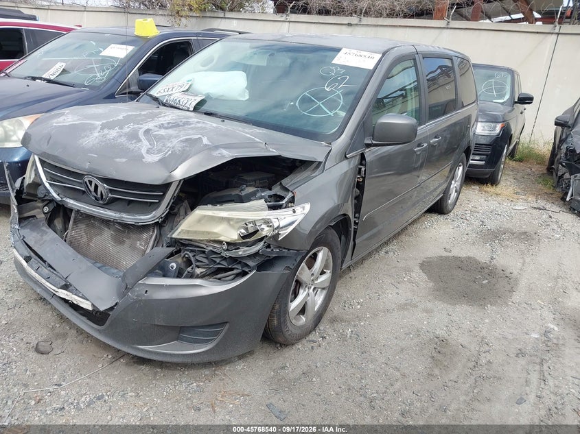 2010 VOLKSWAGEN ROUTAN auction photo 2