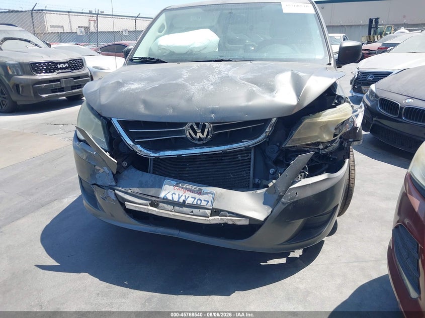 2010 VOLKSWAGEN ROUTAN auction photo 6