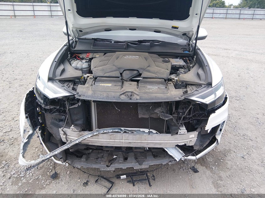 AUDI Q8 - zdjęcie 10