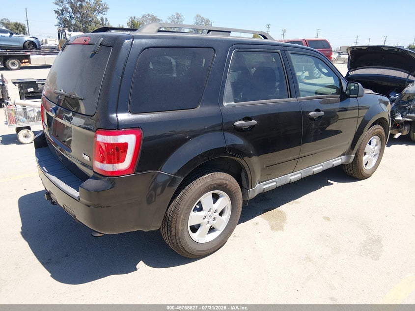 Vin: 1fmcu0dg4akb20233, lot: 46267376, ford escape xlt 20104