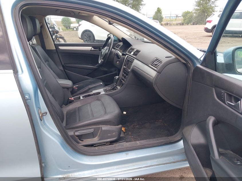 2013 VOLKSWAGEN PASSAT auction photo 5