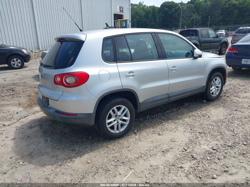 2011 VOLKSWAGEN TIGUAN auction photo 4