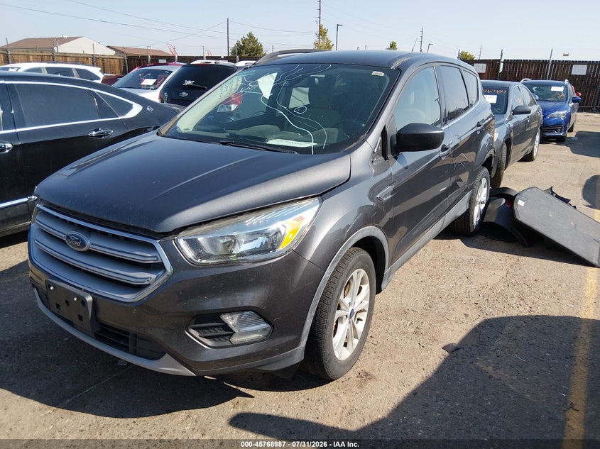 Vin: 1fmcu9gd5jud23240, lot: 46267736, ford escape se 20182