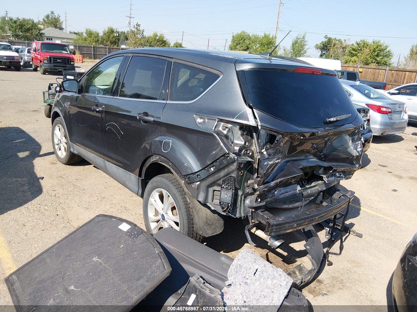 Vin: 1fmcu9gd5jud23240, lot: 46267736, ford escape se 20183