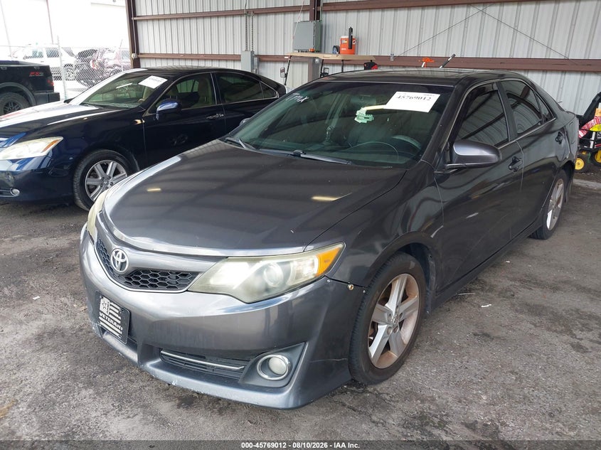 2013 TOYOTA CAMRY auction photo 2