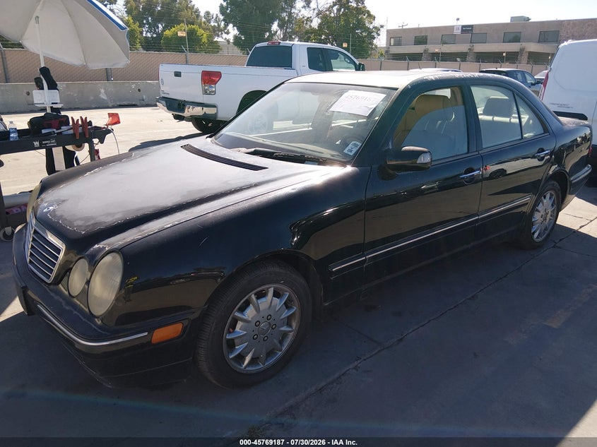 2001 MERCEDES-BENZ E 320 auction photo 2