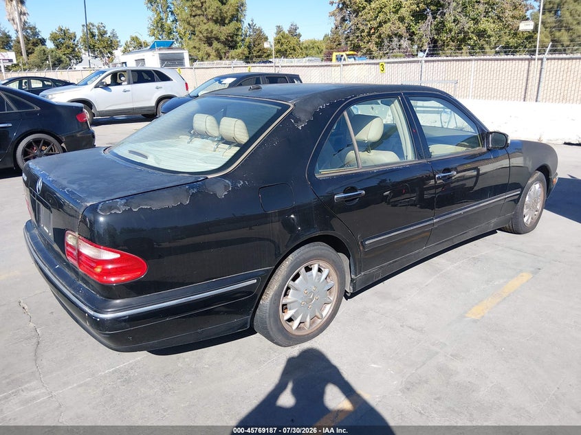 2001 MERCEDES-BENZ E 320 auction photo 4
