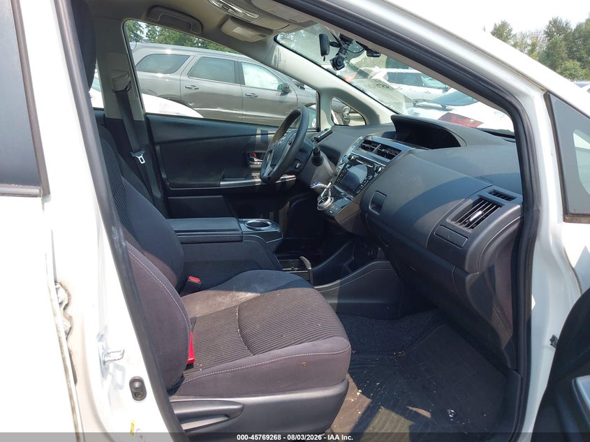 2015 TOYOTA PRIUS V auction photo 5